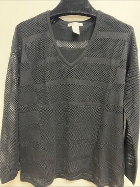 Design historyWomen’s Black V-Neck Mesh Stripe Sweater SZ large